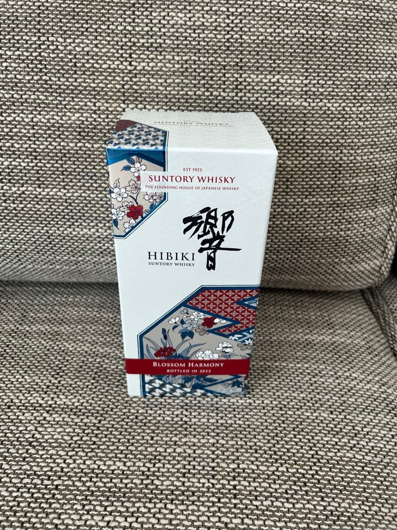 サントリー 響ＢＨ２０２２　７００ｍｌカートン付