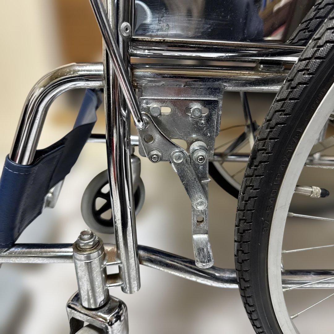 送料込 カワムラサイクル 病院・施設で定番のスチール製自走式車椅子 標準