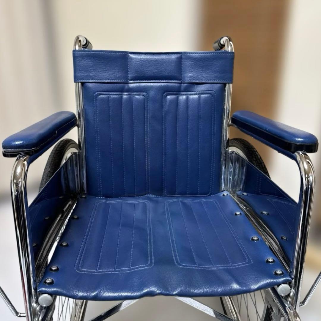 送料込 カワムラサイクル 病院・施設で定番のスチール製自走式車椅子 標準