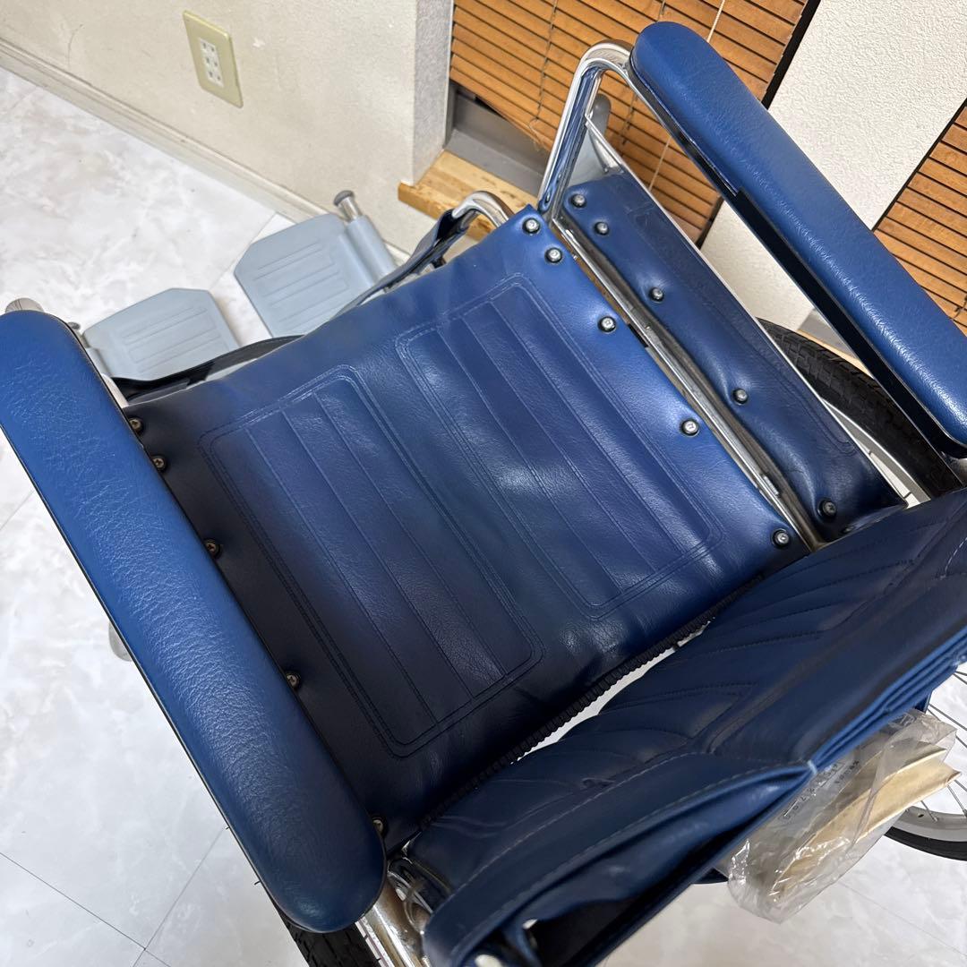 送料込 カワムラサイクル 病院・施設で定番のスチール製自走式車椅子 標準