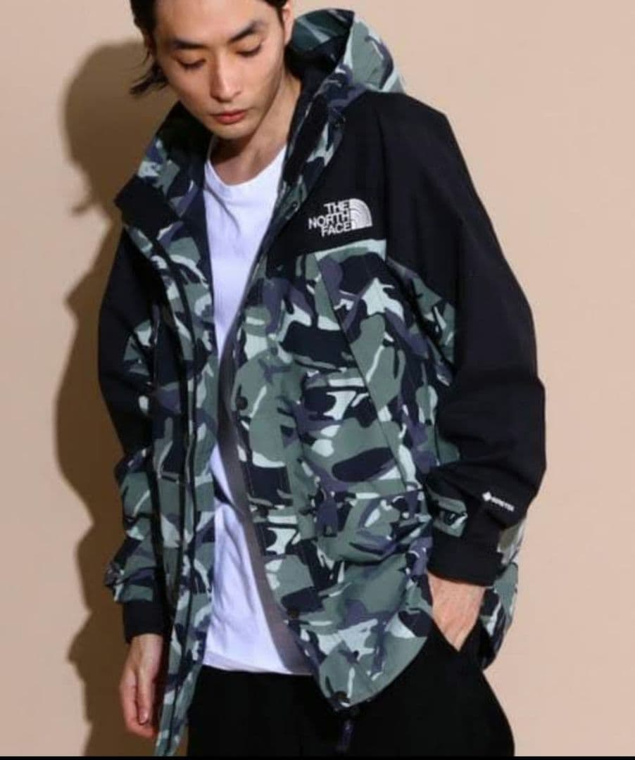 【ノースフェイス】ノベルティマウンテンライトジャケットカモフラ柄 ゴアテックス