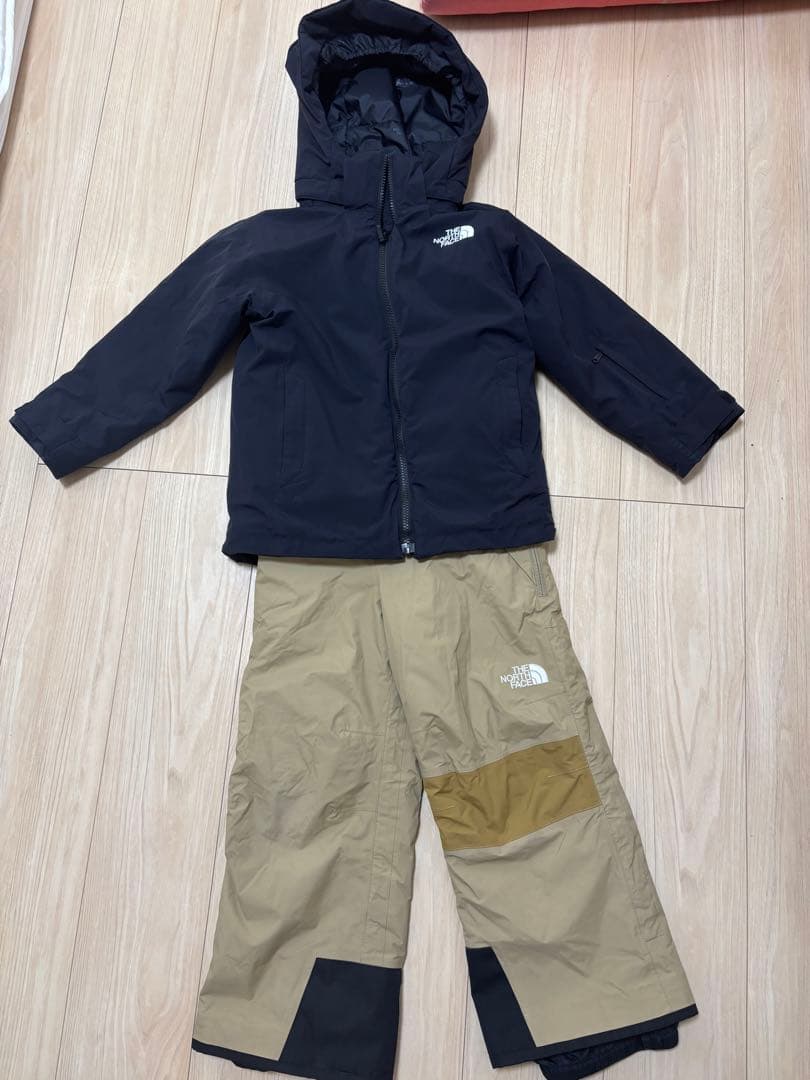 ノースフェイス　スキーウェア　上下　120センチ　補修あり