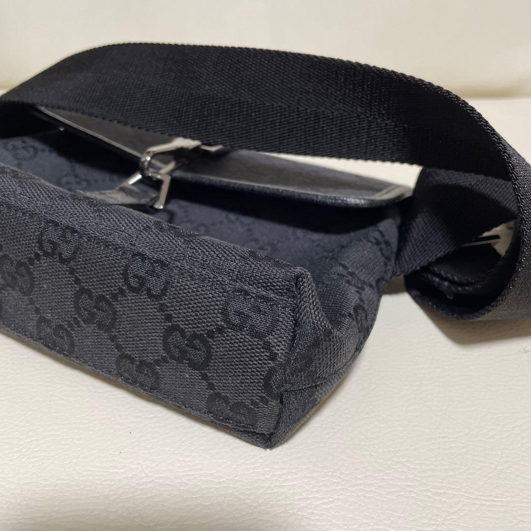 ブラック GUCCI GGパターン ボディバッグ
