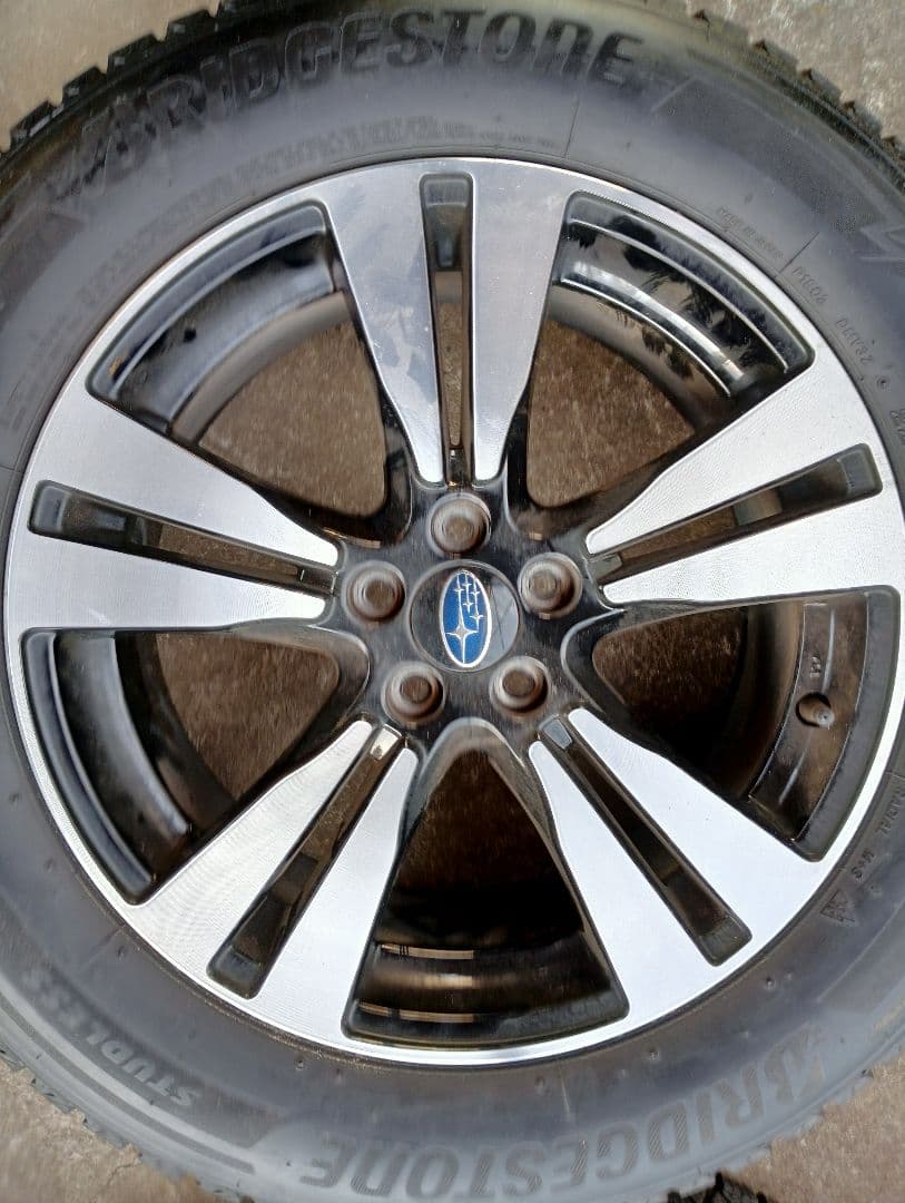 ハローキティ　スバル純正17インチホイール スタッドレス 4本セット