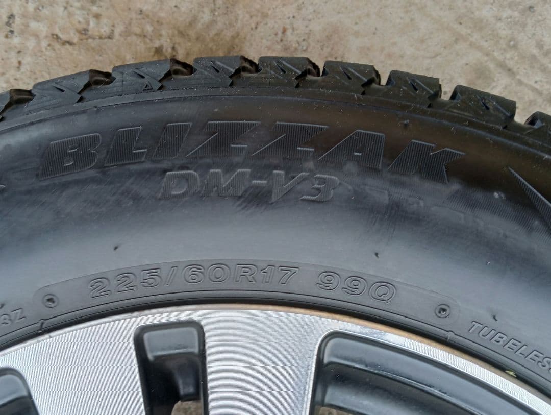 ハローキティ　スバル純正17インチホイール スタッドレス 4本セット