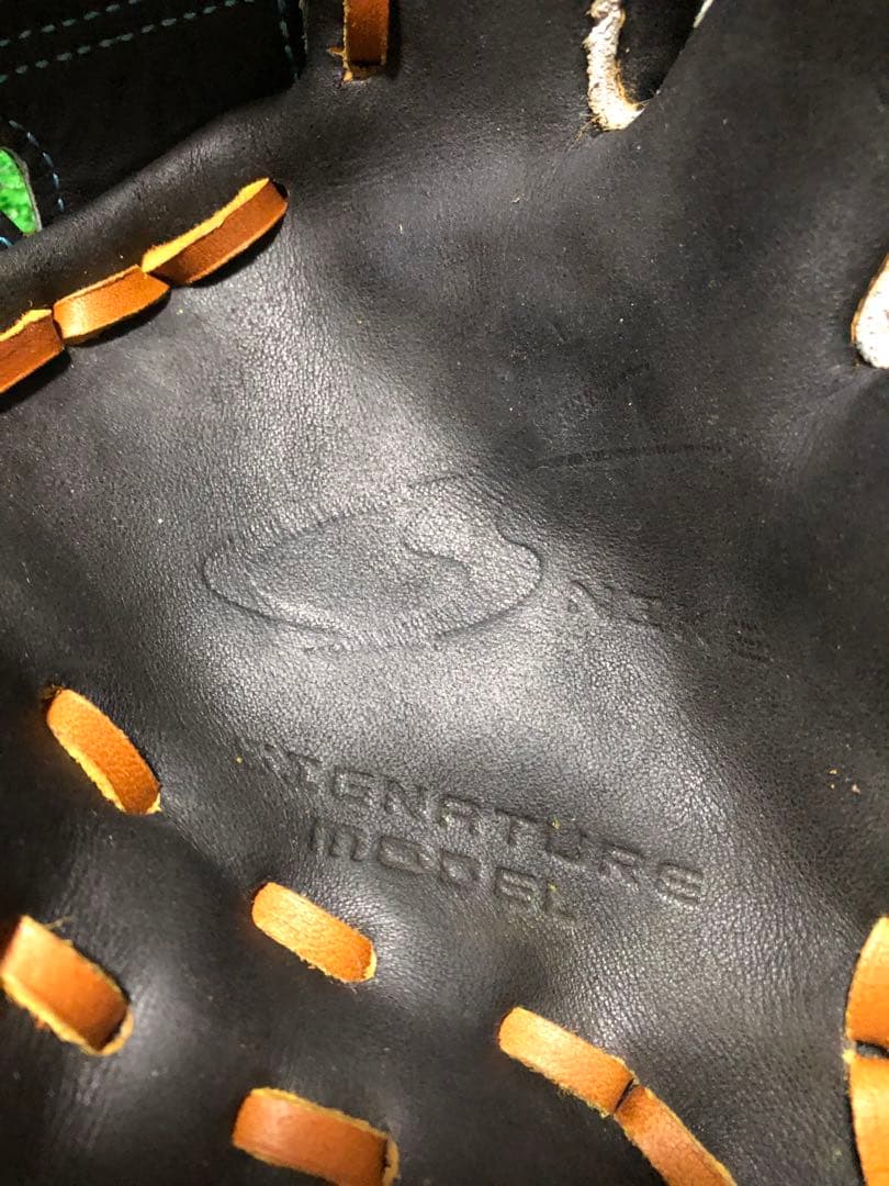 NIKEシグニチャー軟式M18ピッチャー用