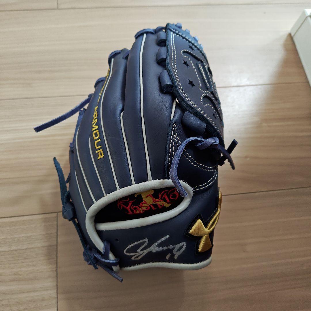 ひろき 山崎康晃Under Armour 野球グローブ ネイビー