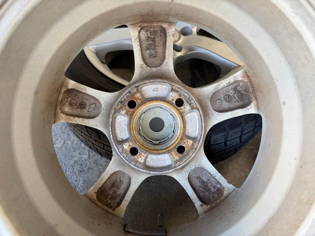 タンク パッソ 4穴のカローラ等に　スタッドレスタイヤ付きホイール