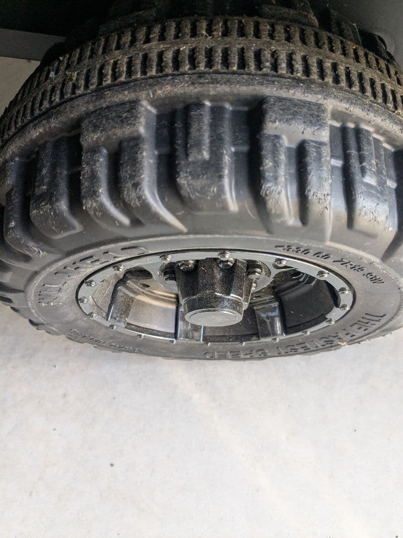 乗用玩具 乗用ラジコン トヨタ ハイラックス 　※シャンク品　手渡し取引き