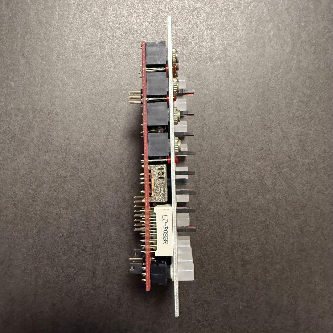 鍵盤楽器 Malekko Heavy Industry VARIGATE 4+