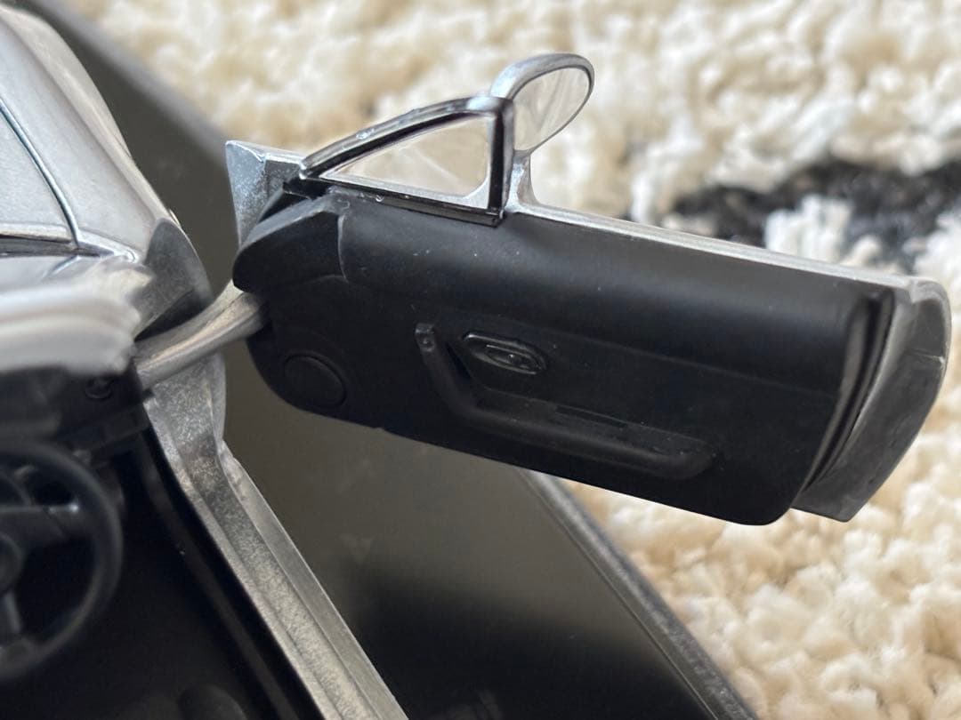 美品 Mazda MX-5 Miata 1/18 ミニカー シルバー