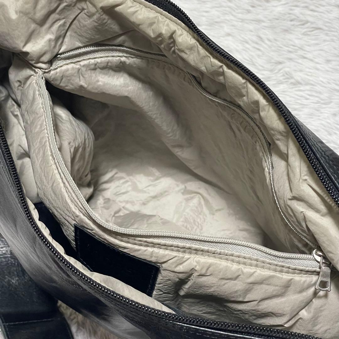 m0851 ショルダーバッグ　オールレザー　アニリンレザー　光沢　ブラック