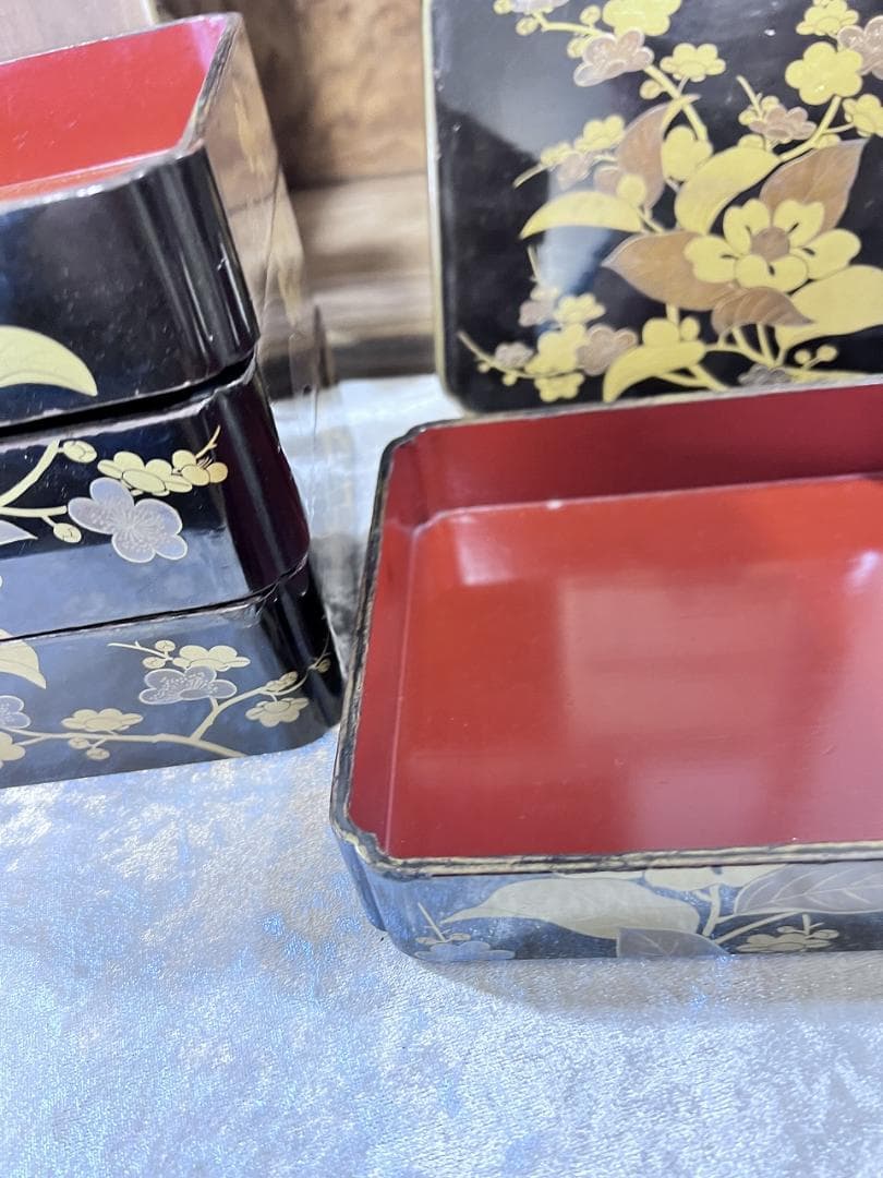 金銀蒔絵　野弁当箱　椿　梅紋 漆器 重箱セット 金箔花模様