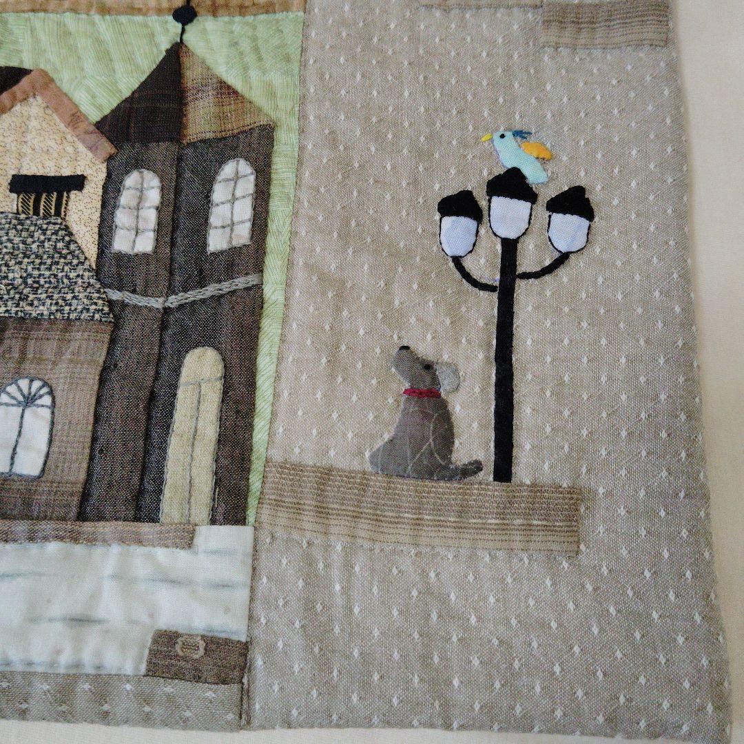 ハウスのパッチワークタペストリー 【74】 ミステリーキルト④