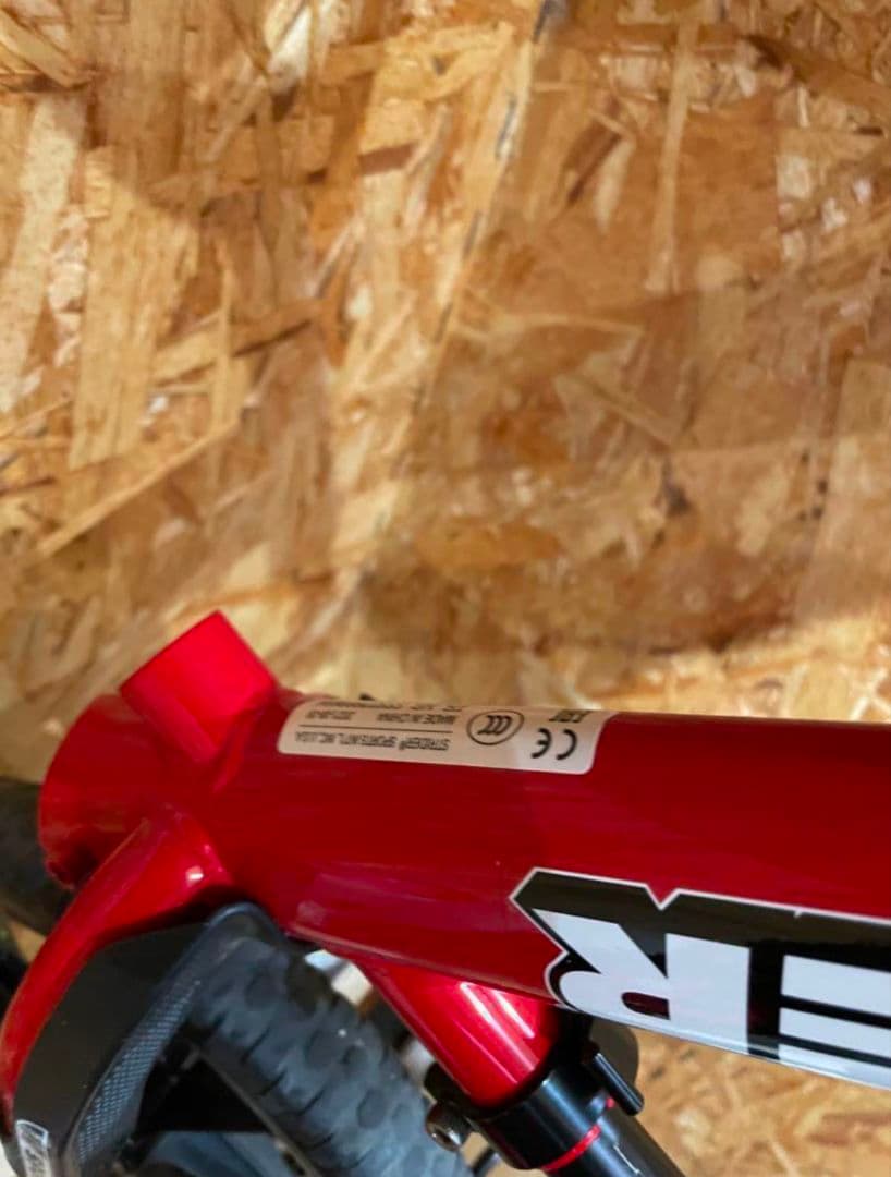 E*i様 美品ストライダー12インチ レッド 赤色 スポーツモデル 日本正規品