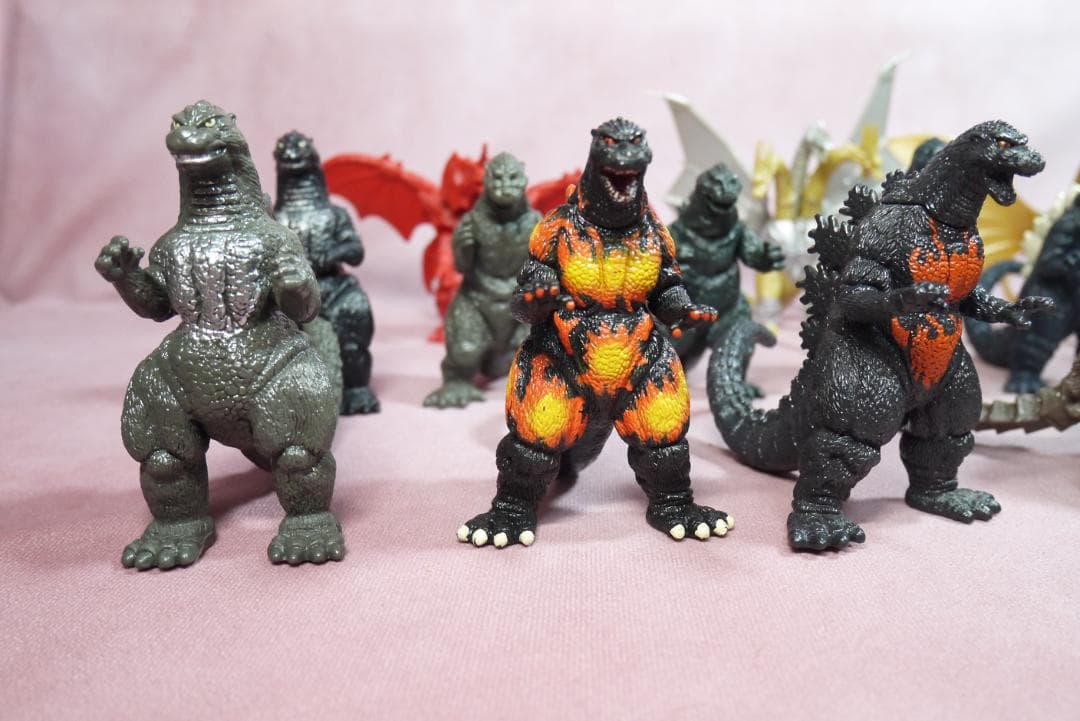 ハイパーゴジラ　ハイパーガメラ　24体