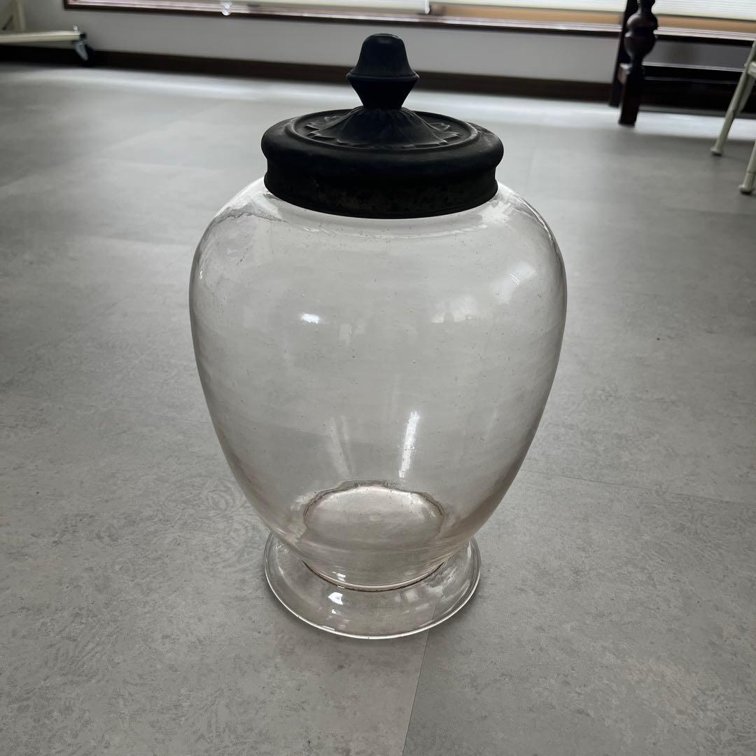 ガラス製ストレージジャー 黒い蓋付き