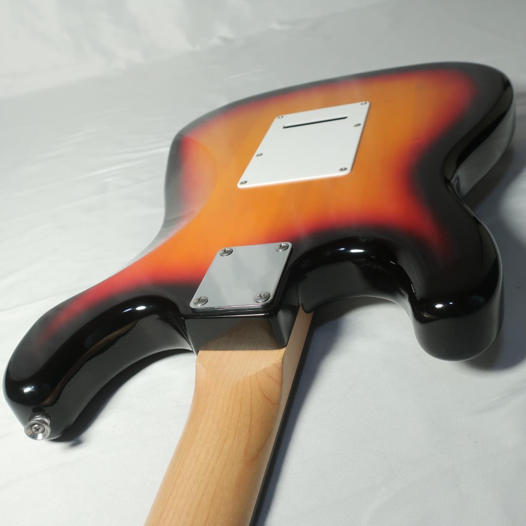 Legend ストラトタイプ エレキギター 3トーンブラウン