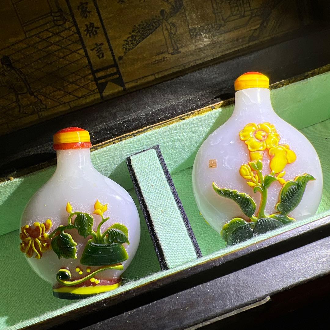 中国古玩　乾隆ガラス鼻煙香　木箱付　高さ約7㎝　東Y8-0122☆2F