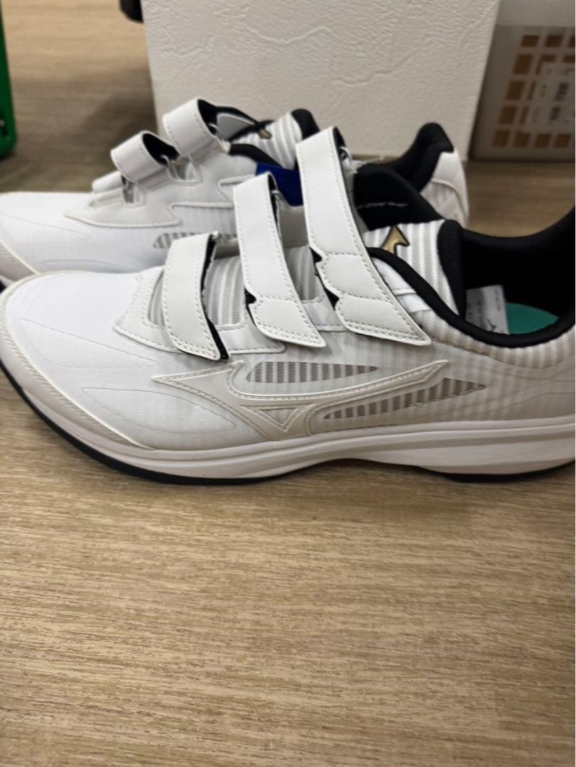 ランニングシューズ MIZUNO ミズノ 品番　11GT221001 28.5