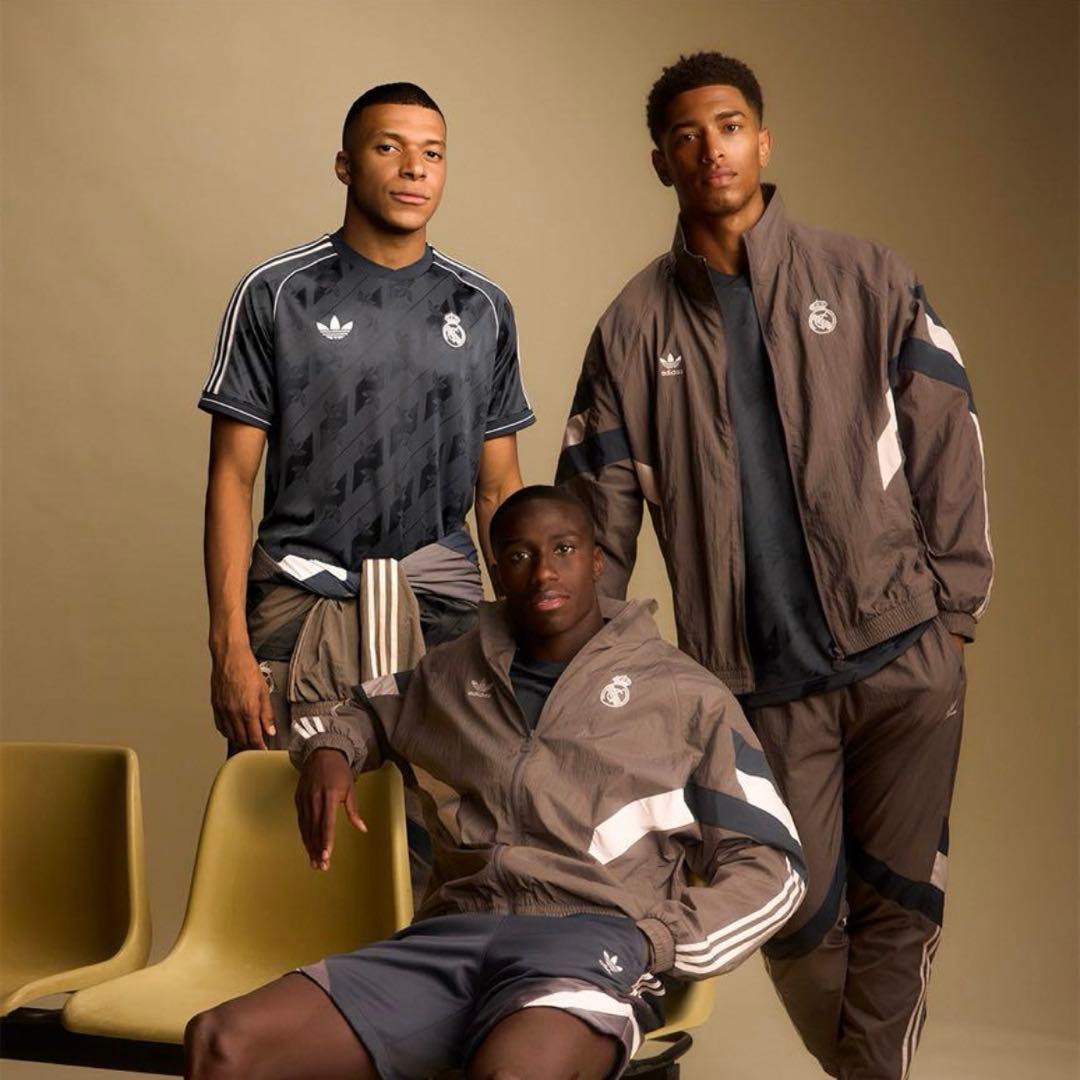 国内正規品【XLサイズ】レアル・マドリード トラックトップ