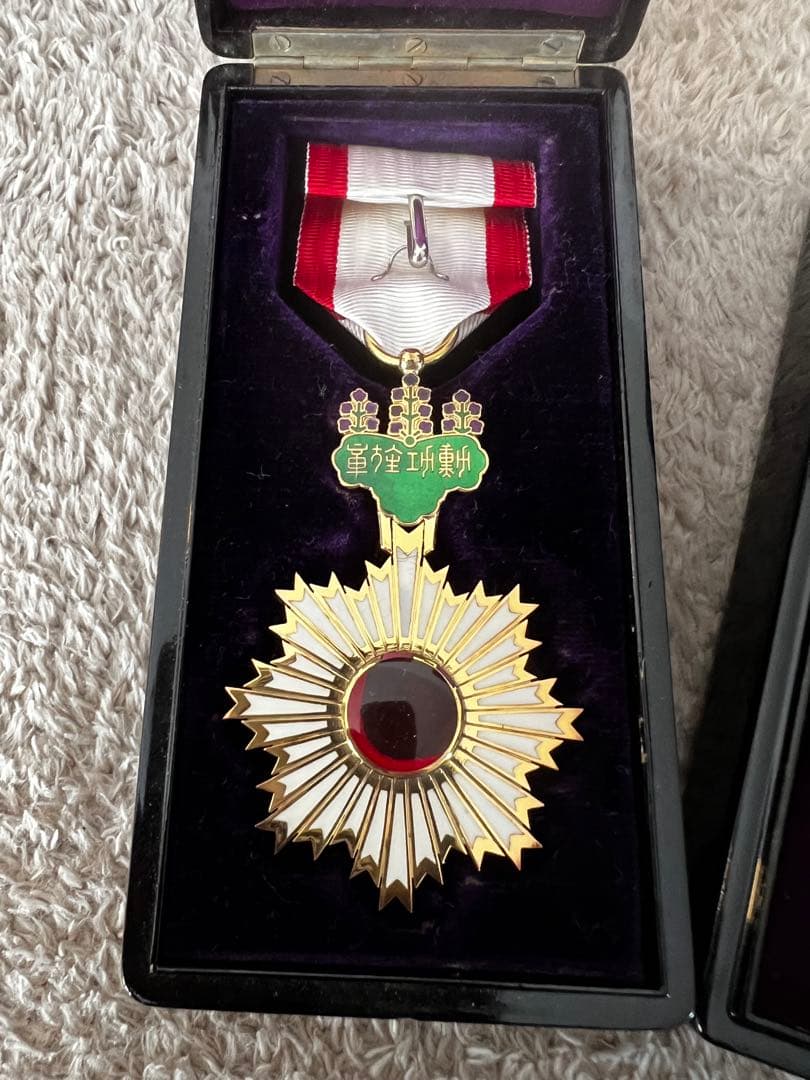 勲四等旭日小綬章　勲五等双旭日章　勲六等単光旭日章　勲章3点セット　美品