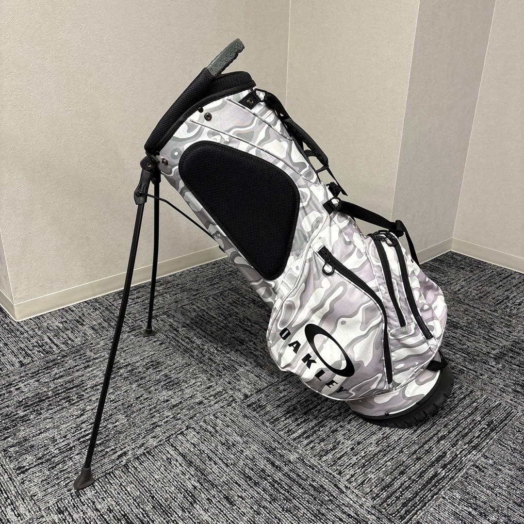 OAKLEY ホワイトカモフラージュ スタンドバッグ