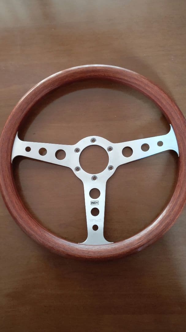 MOMO INDY ステアリングホイール 3スポーク35cm