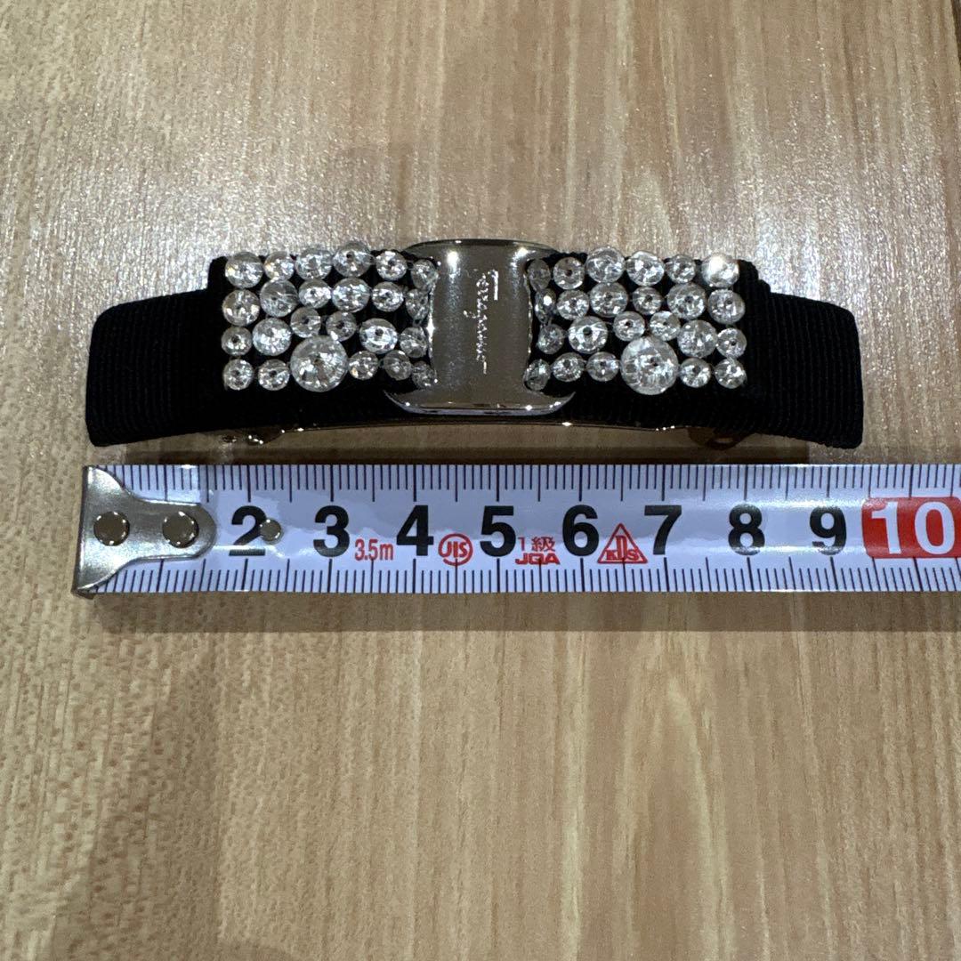 美品　フェラガモ　ラインストーン　バレッタ　黒