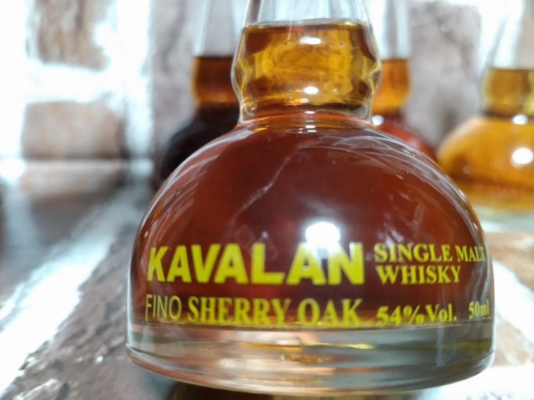 ☆KAVALANポットスチル型　ミニチュアボトルギフトセット☆