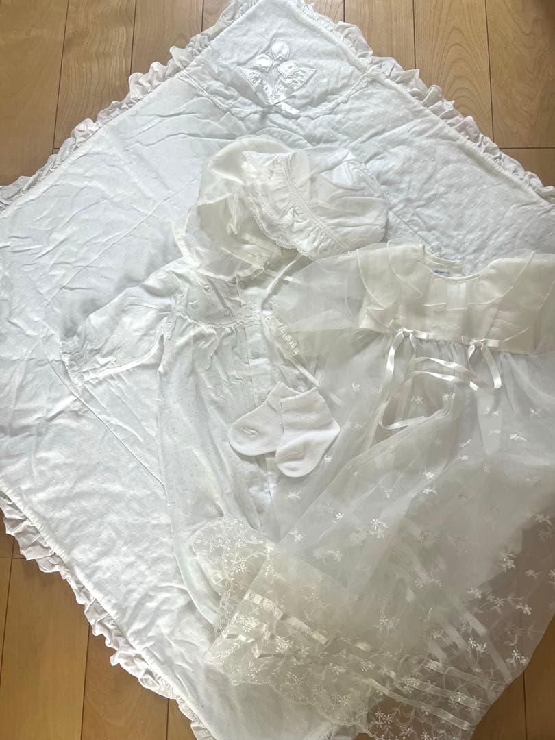 Familiar ベビードレス 付属付き 退院 お宮参り 50 ファミリア