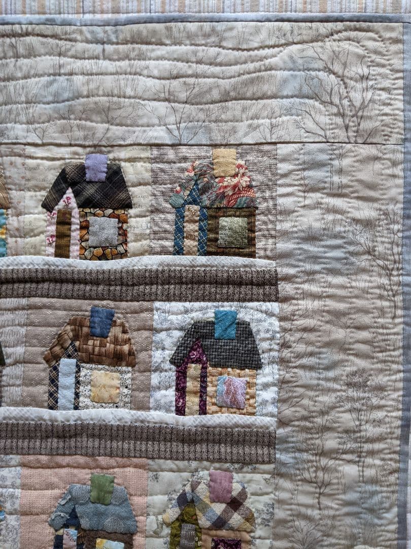 ハウスの冬景色　パッチワークキルト　タペストリー