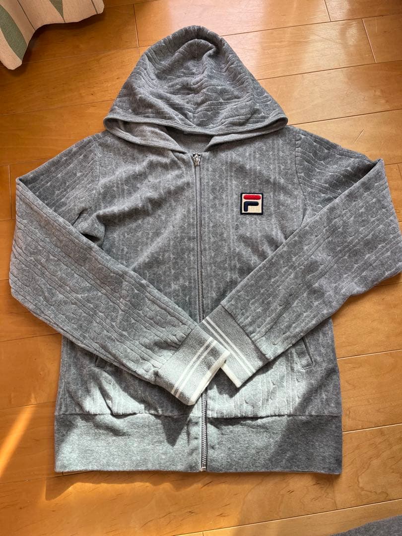 FILA フード付きジャケットとパンツ セット