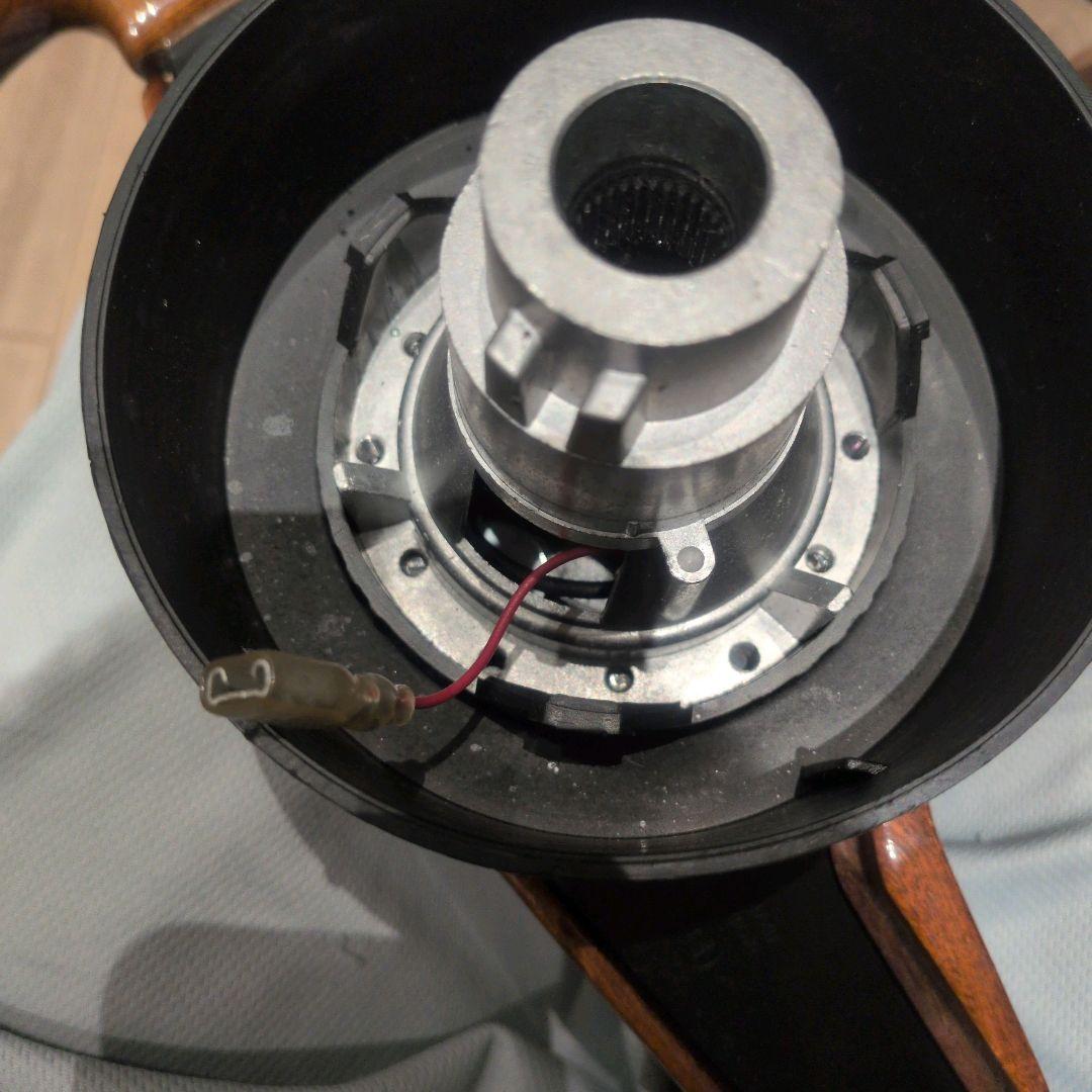 momo ウッドAL36 ステアリングホイール