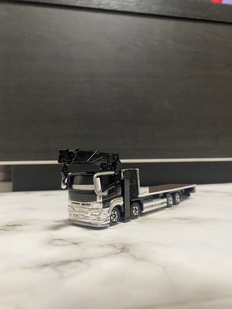 トミカ　スーパーグレート4軸ユニック車