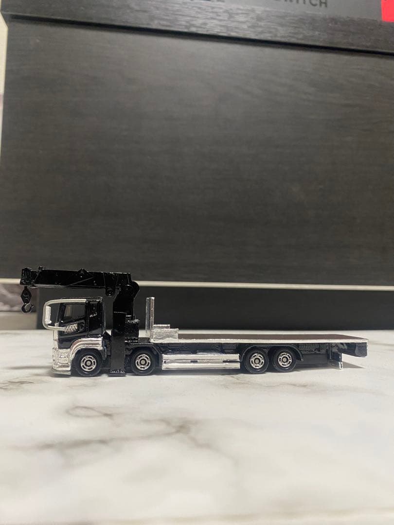 トミカ　スーパーグレート4軸ユニック車