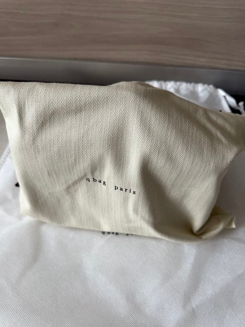 qbag pari 本革バニティバッグ