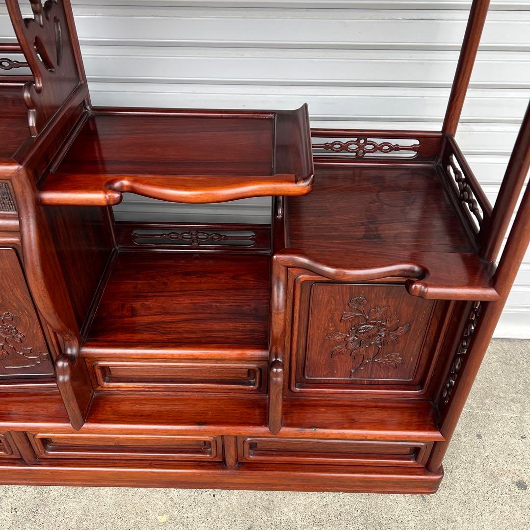 高級材・花梨（カリン）製】 美しい彫刻の和風茶棚・飾り棚　1947年製