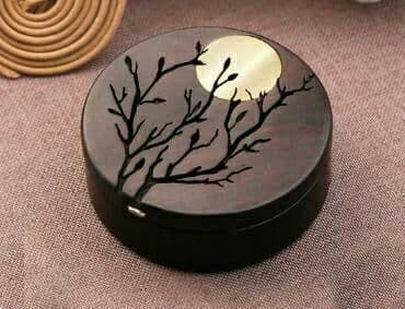 工芸家の手香炉木彫香を入れて古風を開運して工芸品の禅茶道を飾る