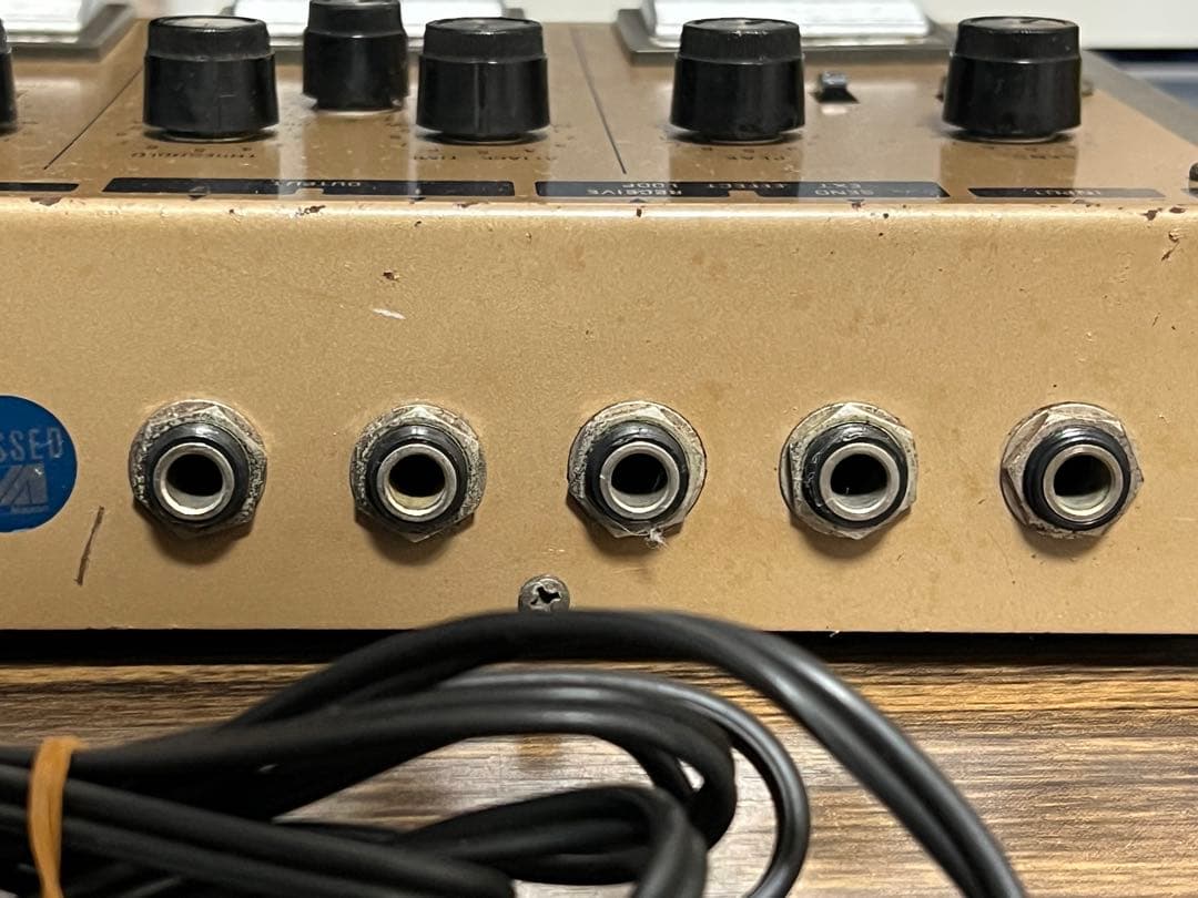 即発送 Maxon ue 303 B Multti-Effects