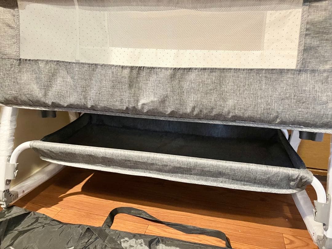 【ベビーベッド】添い寝タイプ／高さ6段調節・蚊帳・ゆりかご機能付き