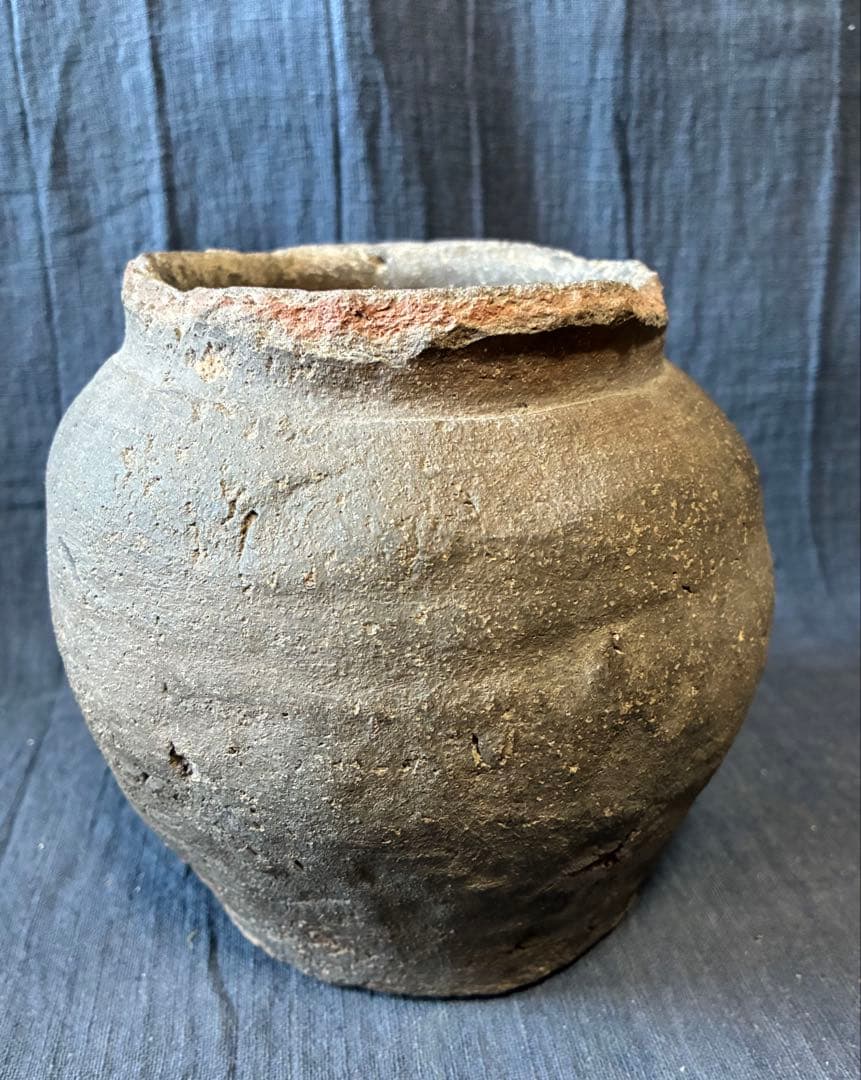 古信楽壺　うずくまる壺　蹲る　室町時代