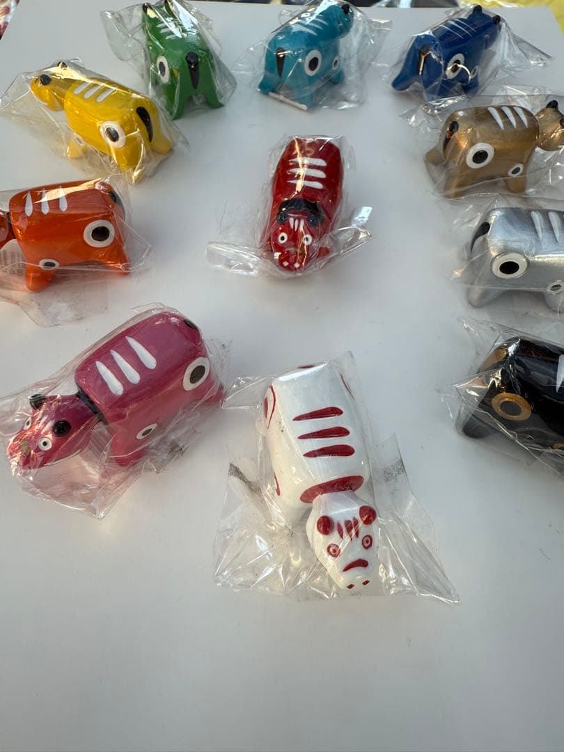 赤べこ　カラーベコ　置き物　箸置き