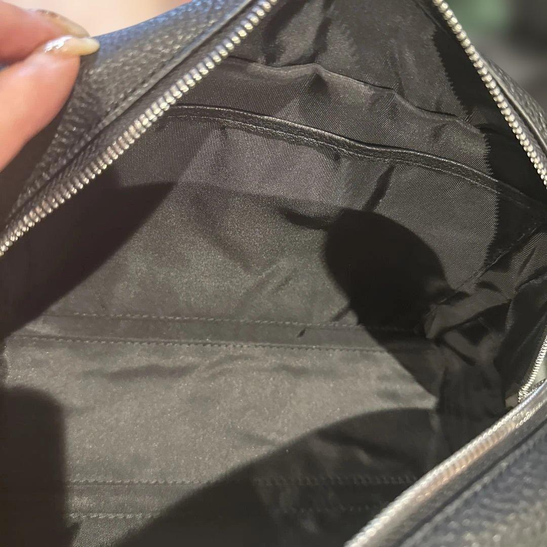 新品　男女兼用　クロコダイルアクセント 本革ボディバッグ