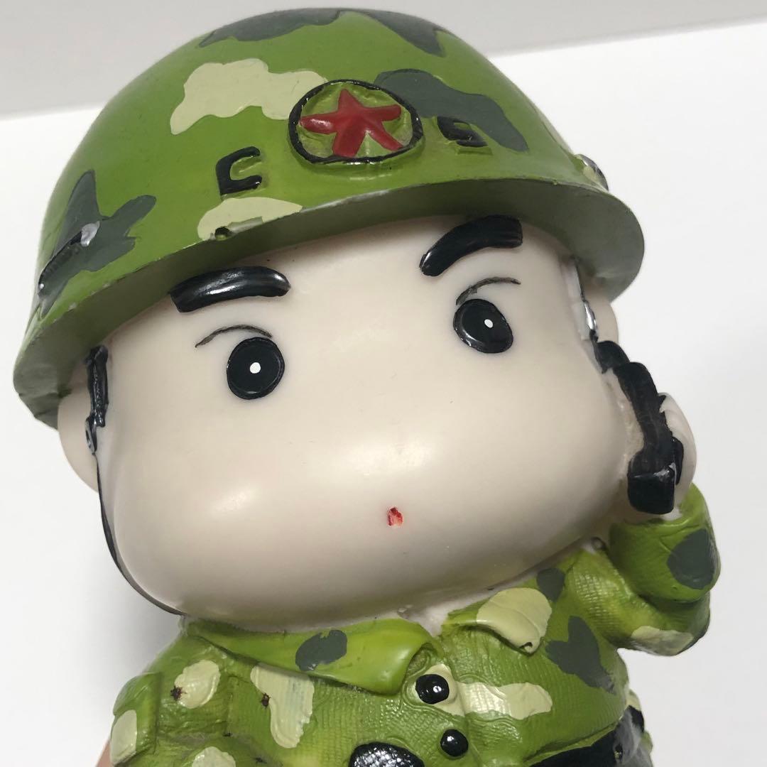 【珍品】激レア？　クレヨンしんちゃん？　自衛隊　フィギュア　貯金箱　迷彩服