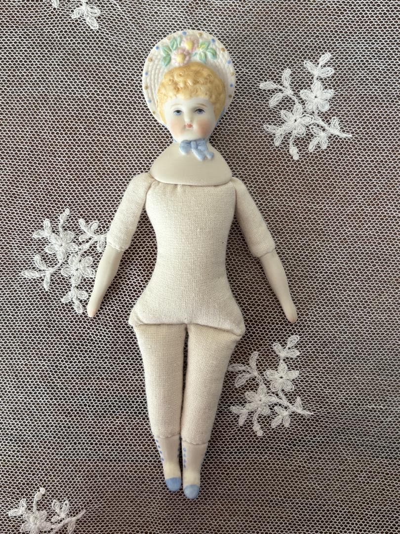 ✨期間限定✨ボネットヘッドのパリアンドール　ビスクドール　ミニョネット