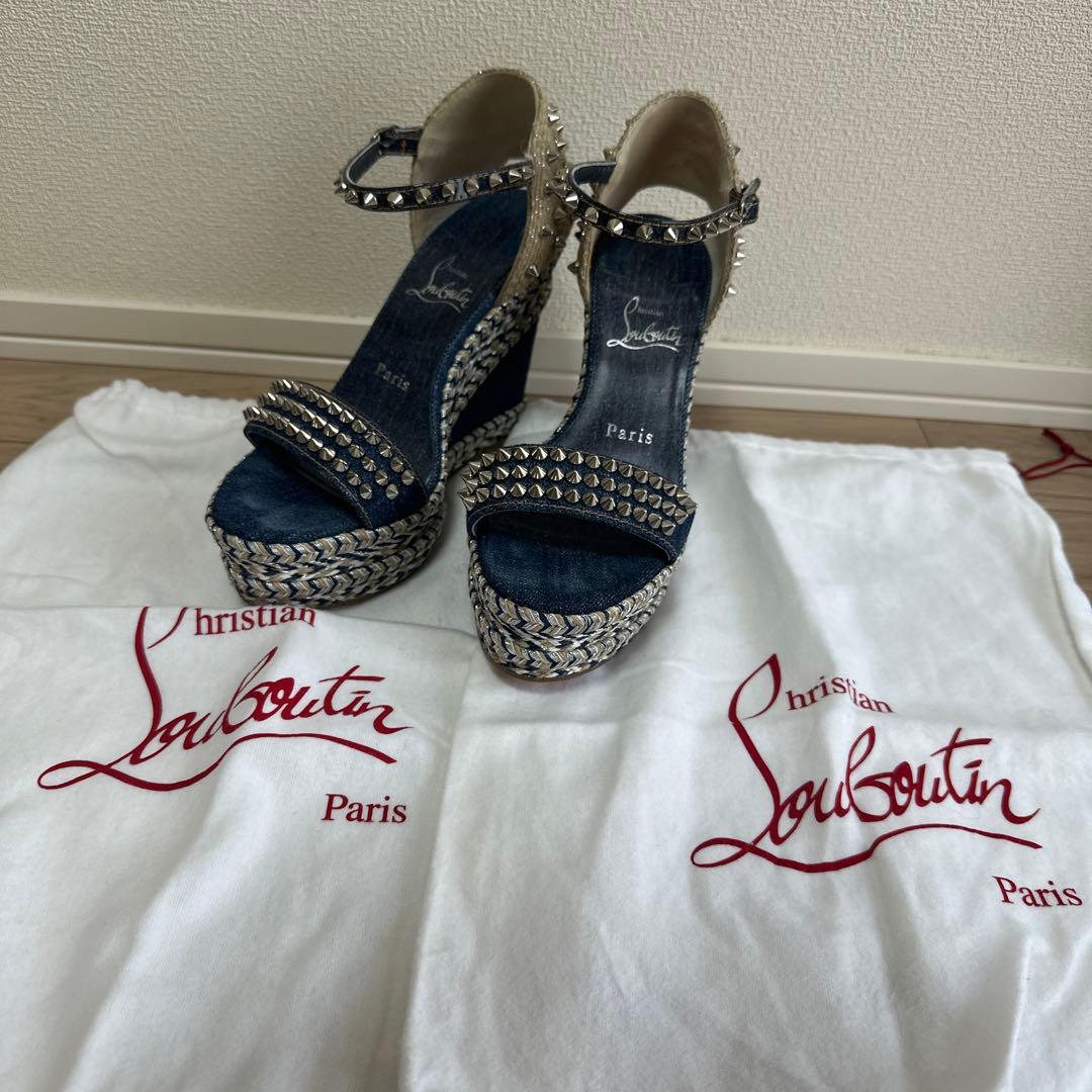 Christian Louboutin スタッズ付きサンダル