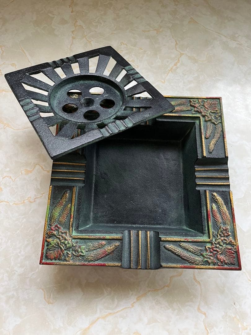 鋳鉄製カラフル灰皿 取り外し蓋付き