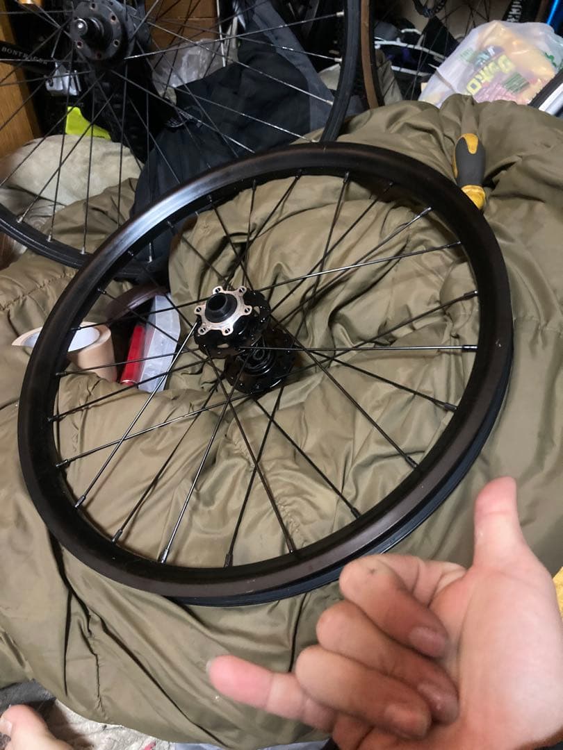 ネタで組んだホイール 20インチ(406)100x15 スルーアクスル用ホイール