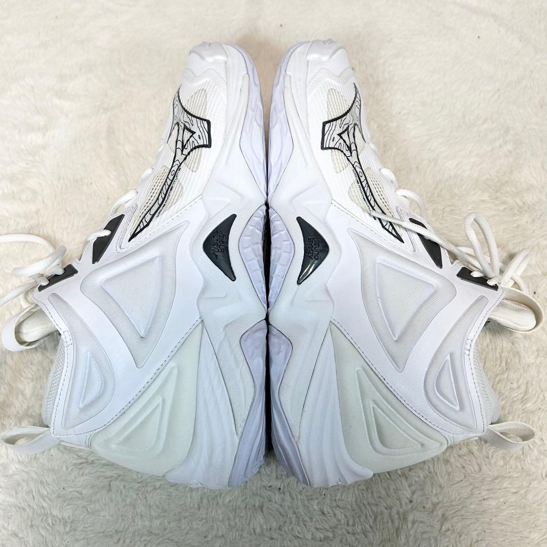 美品❗️MIZUNO ウエーブモーメンタム3 MID バレーボールシューズ